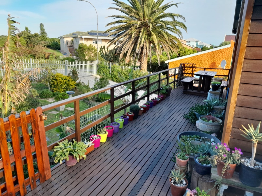 3 Bedroom Property for Sale in Paradise Beach Eastern Cape